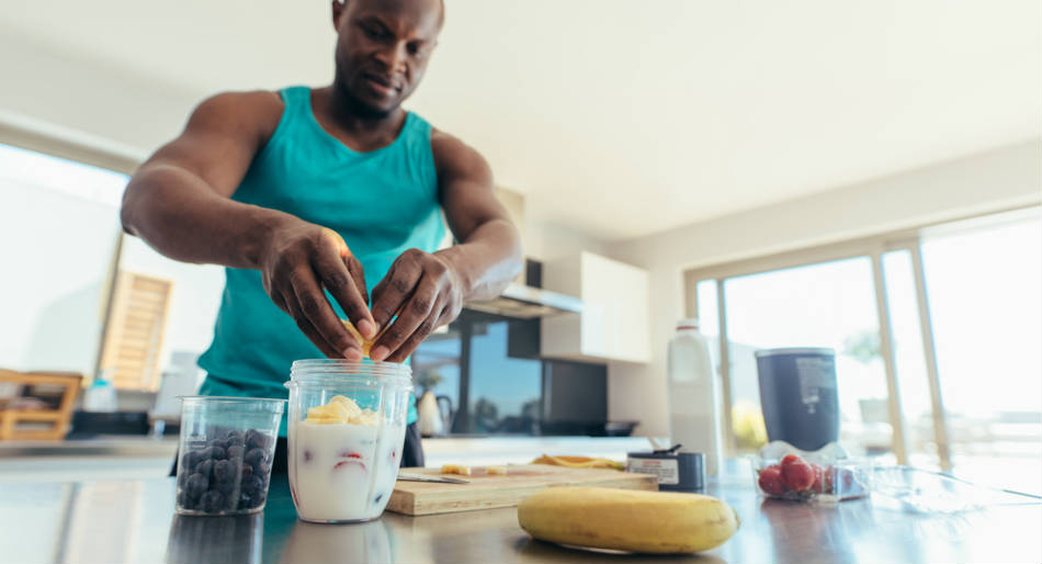 Saiba o que comer antes e após os treinos