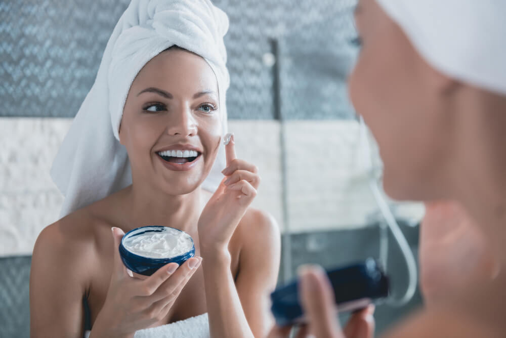 Como fazer limpeza da pele